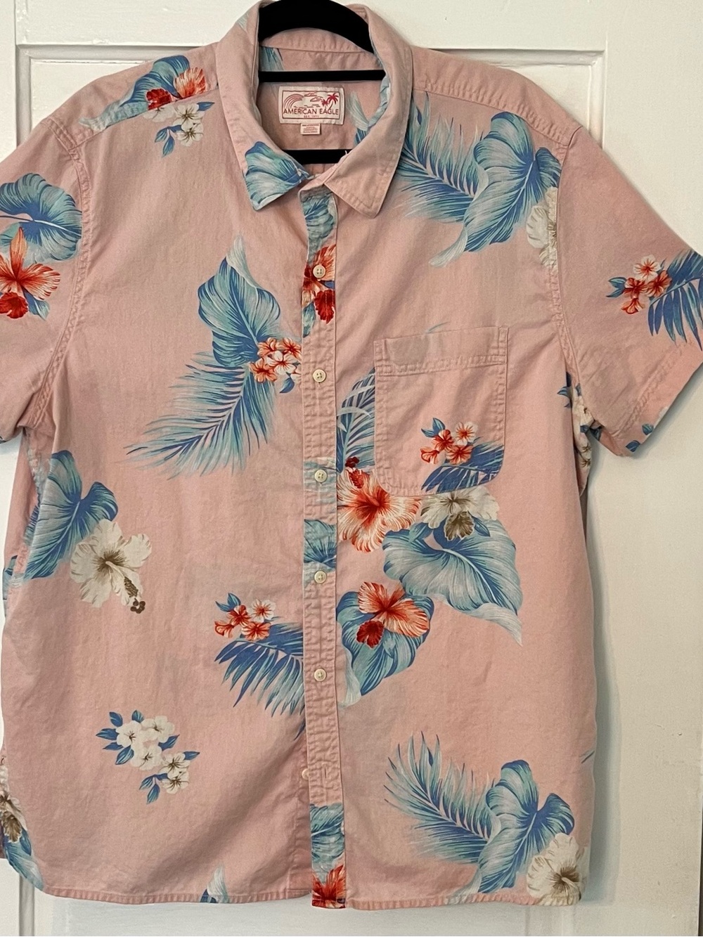 Mens American Eagle Outfitters XXL Pink Tropical Floral Short-Sleeve Shirt